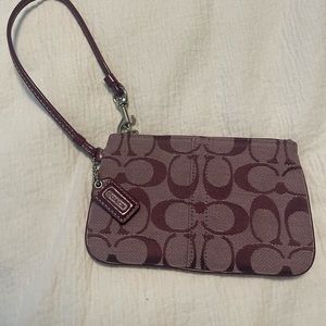 Coach wristlet. Like new. Perfect condition